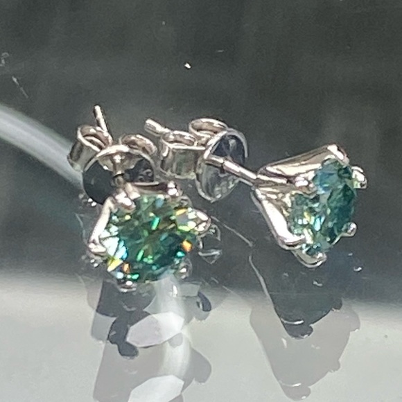 925 Sterling Silver 2 Carat Cyan Diamond Moissanite Stud Earrings - Picture 11 of 13